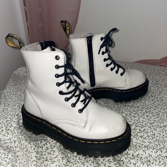 Dr. Martens JADON BOOT SMOOTH LEATHER PLATFORMS (Color: White), Size 7 - Picture 1 of 5